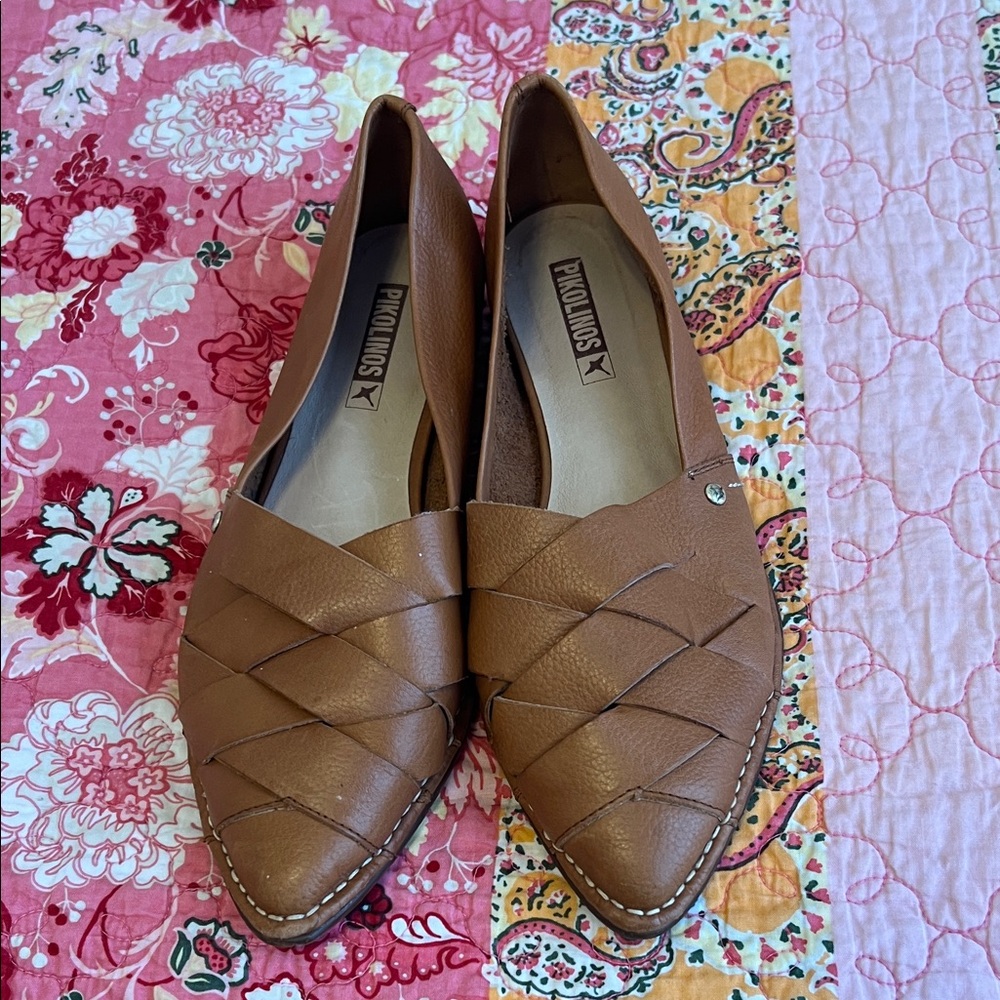 Pikolinos flat loafer